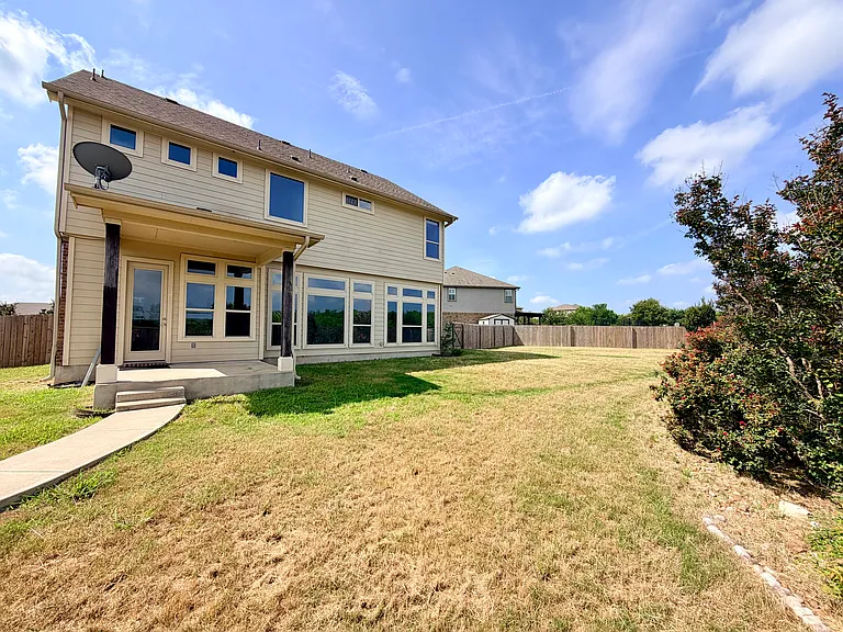 704 Gunning Cv — Photo 27