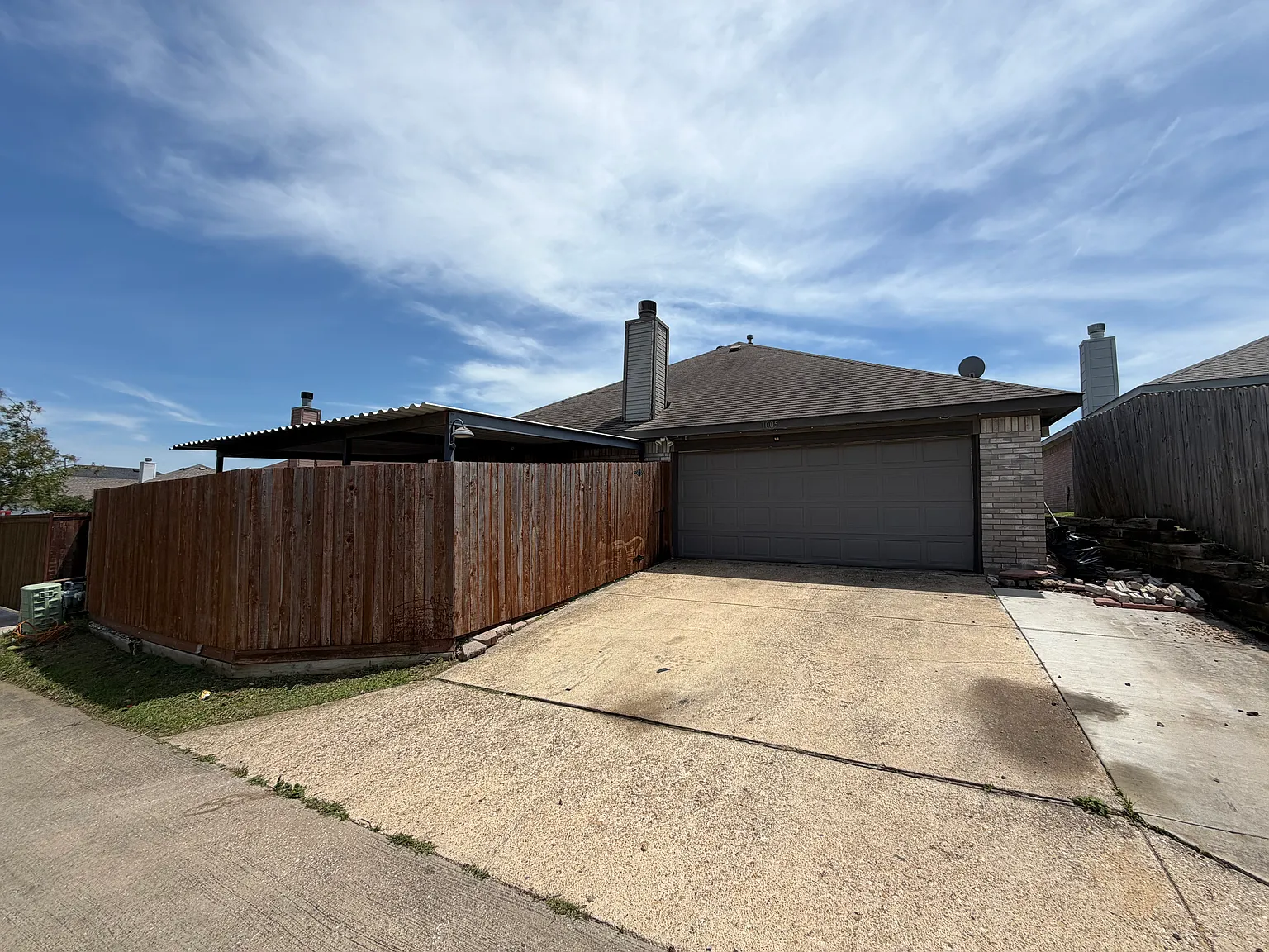3 bed, 1861 sqft, $2,200 — Photo 3