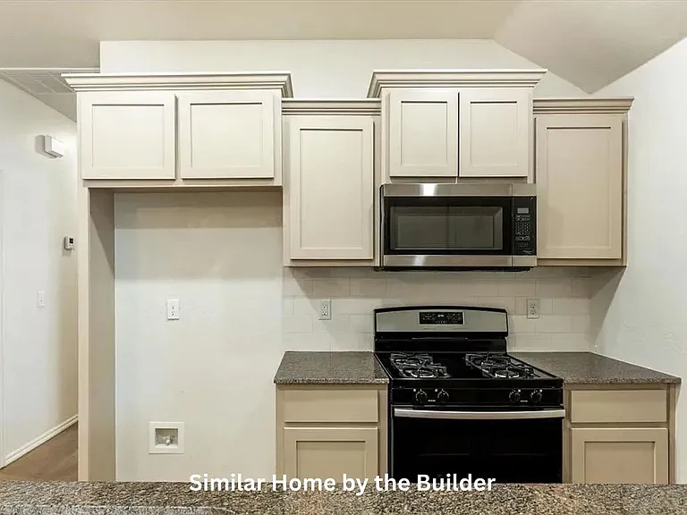 1408 NW Columbia Ave #1 — Photo 2