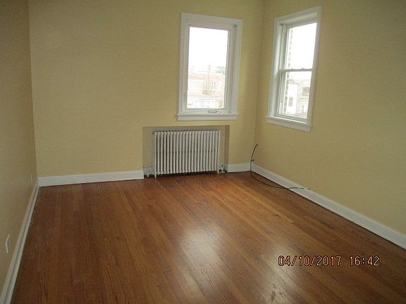 5th image of 1828 Oak Park Ave