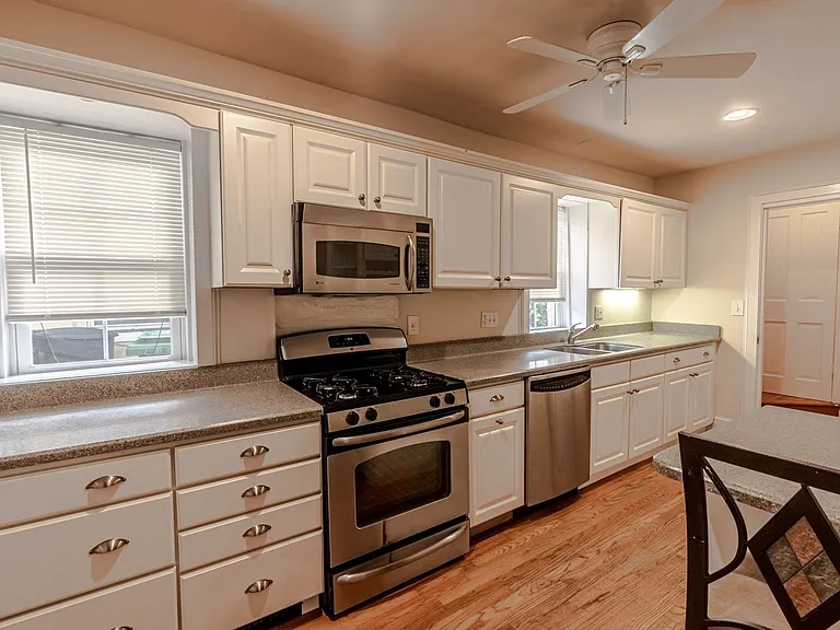 833 S Bond St — Photo 14