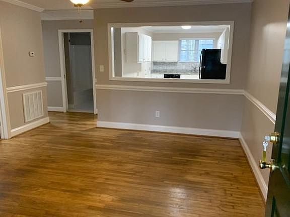 3rd image of 117 Ashley Ave