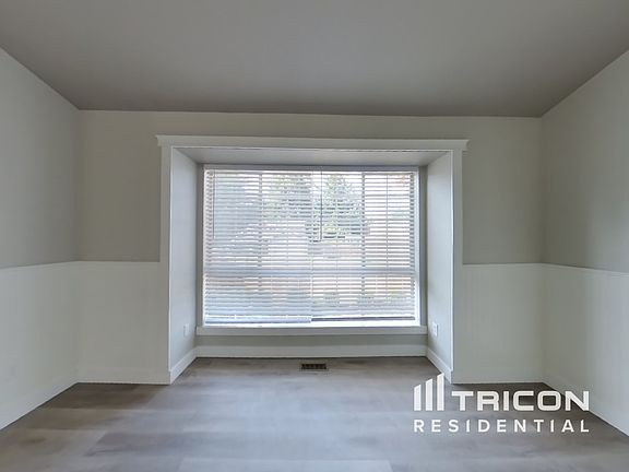 3rd image of 20114 123rd Street Ct E