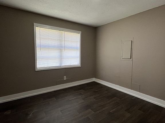 3rd image of 1217 Forrest Mann Cres #1
