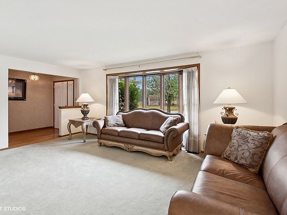 2nd image of 10125 Mayfield Ave
