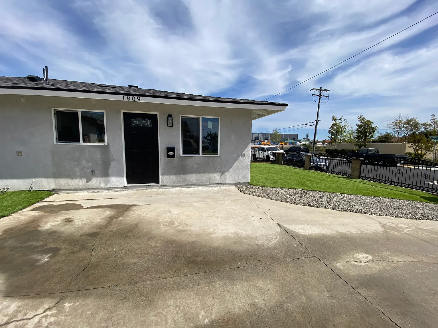 W 134th St, Compton — Photo 3