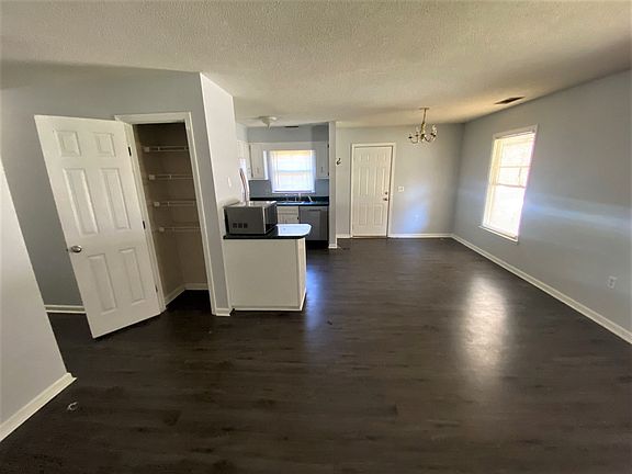 3rd image of 205B Courtney Way