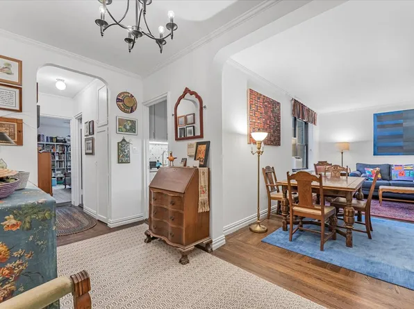 306 Mosholu Parkway image 1 of 11