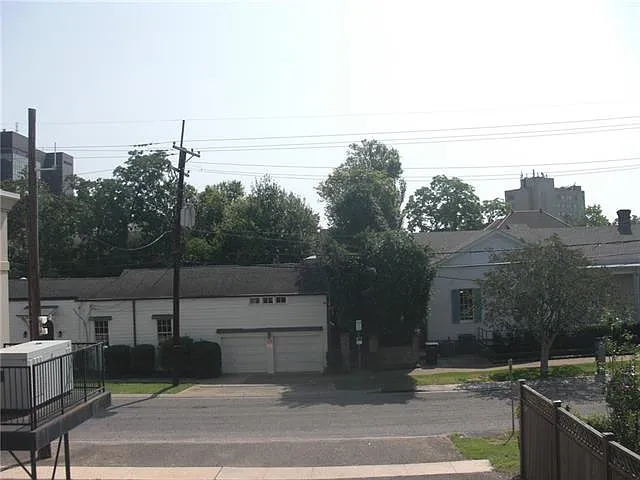 1319 Amelia St #B — Photo 12