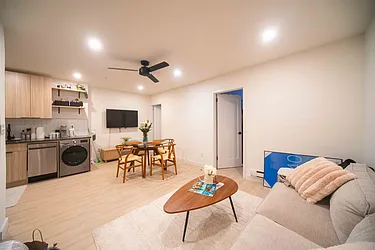 Rented by R New York