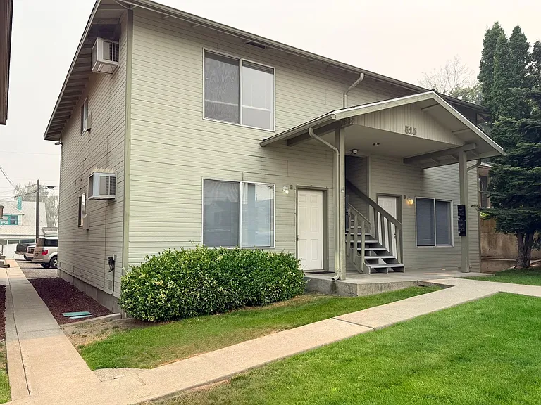 511 Yakima St — Photo 3