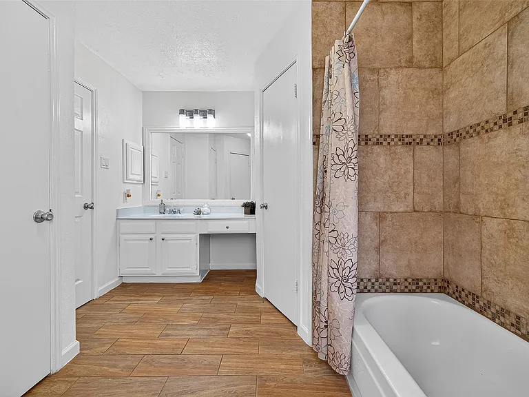 5323 Windsong Trl — Photo 18