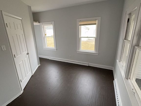 2nd image of 960 W Delaware Ave #1