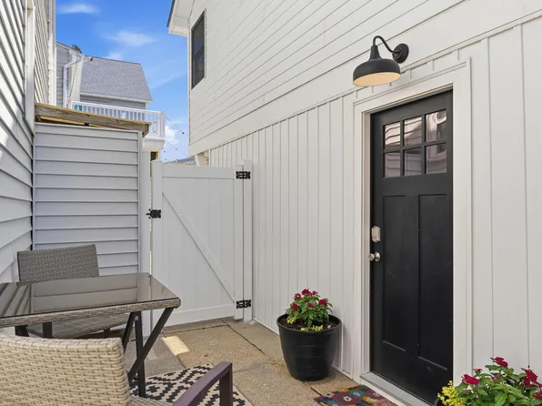 814 7th St, Ocean City, NJ 08226