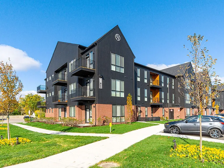 Uptown Square Apartments — Photo 35