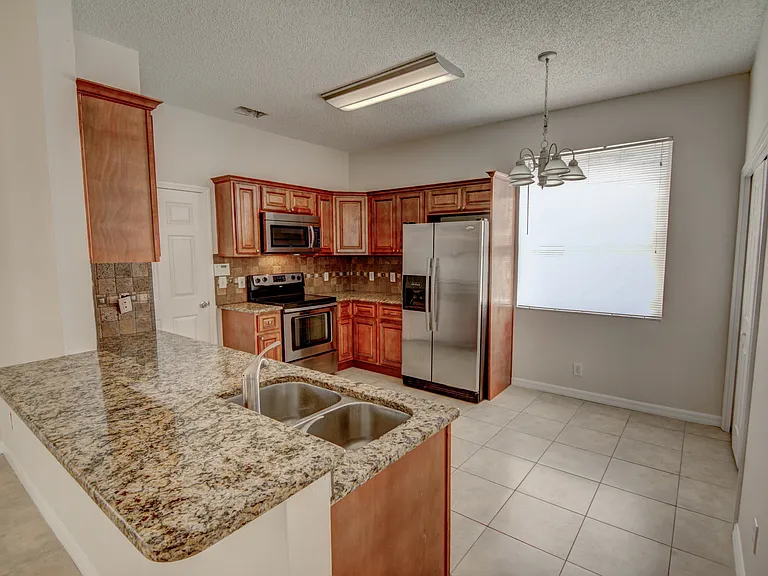 7238 Bellingham Oaks Blvd — Photo 8