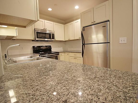 4th image of 10 Crowninshield St Unit 108