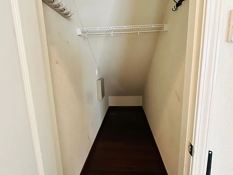 1009 Craftsman Dr — Photo 6