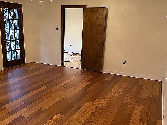 Family Room/Kitchen Door