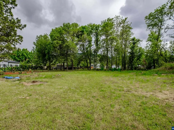 805 Calapooia Ave, Brownsville, OR 97327