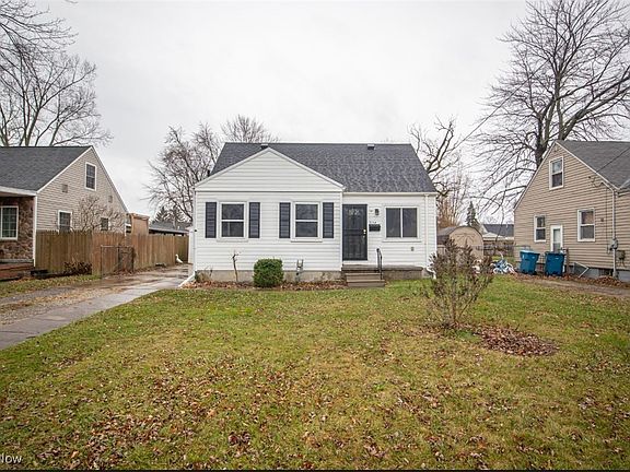 3rd image of 3154 Eastlawn St