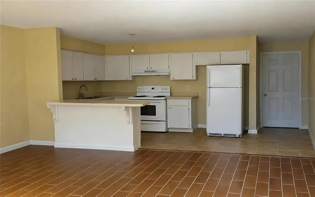 3 bed, 1.0 bath, 857 sqft, $1,450 — Photo 1