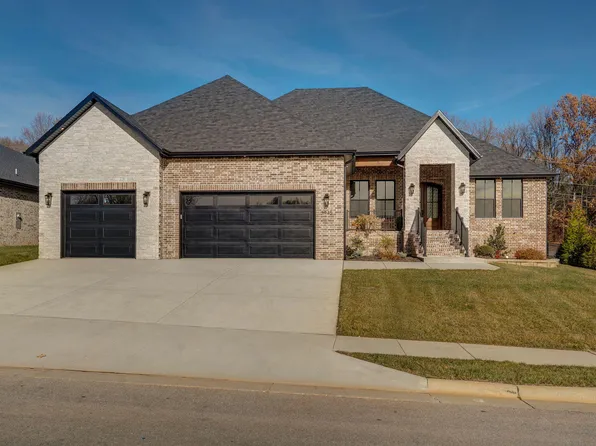 3945 E Woodhue Street, Springfield, MO 65802