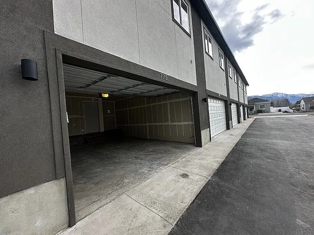 751 E 750 S — Photo 18