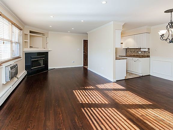 5th image of 5455 N California Ave APT 2G