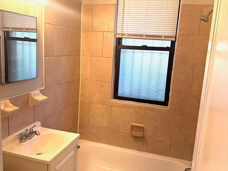 1178 Morse St NE — Photo 15