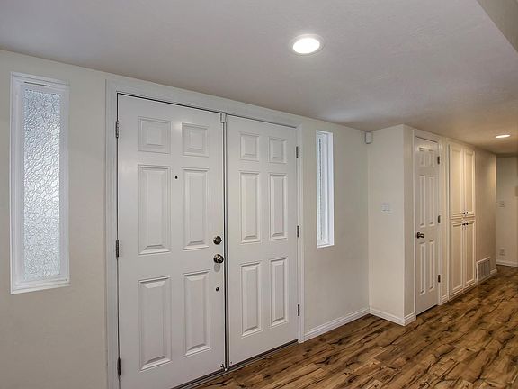 4th image of 4921 Hillridge Way