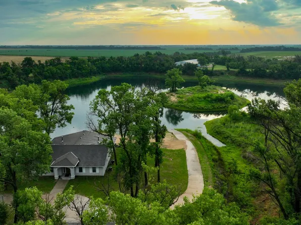 1803 S Sand Hill Rd, Burrton, KS 67020