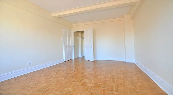 Rented by Manhattan Realty Group | media 10