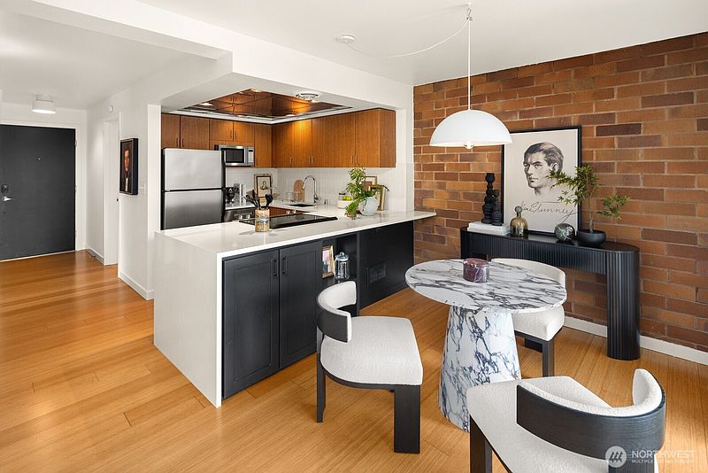 5th image of 905 Cherry Street #205