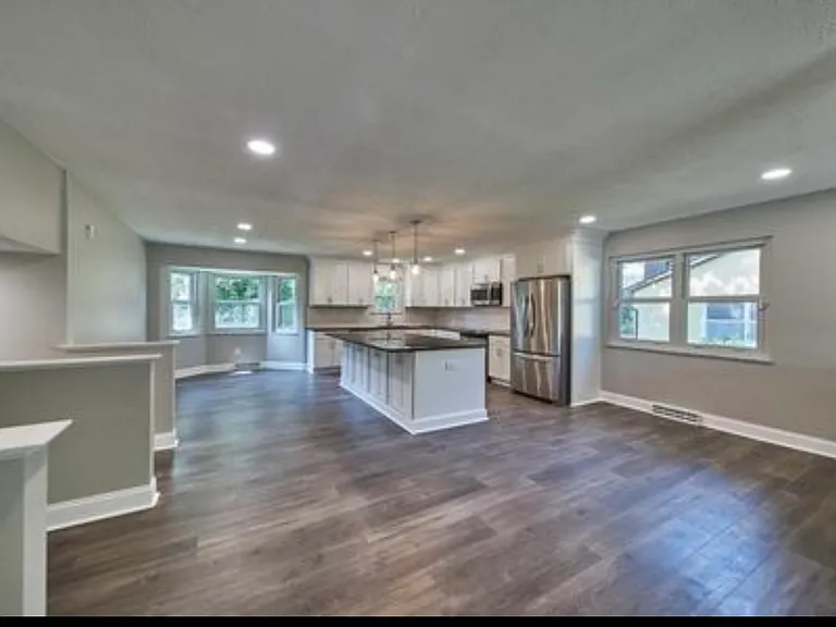 885 Prince William Ln — Photo 6