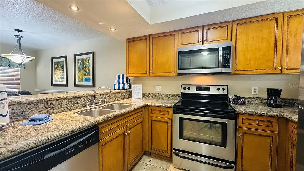 2 bed, 2.0 bath, 1052 sqft, $2,000 — Photo 3