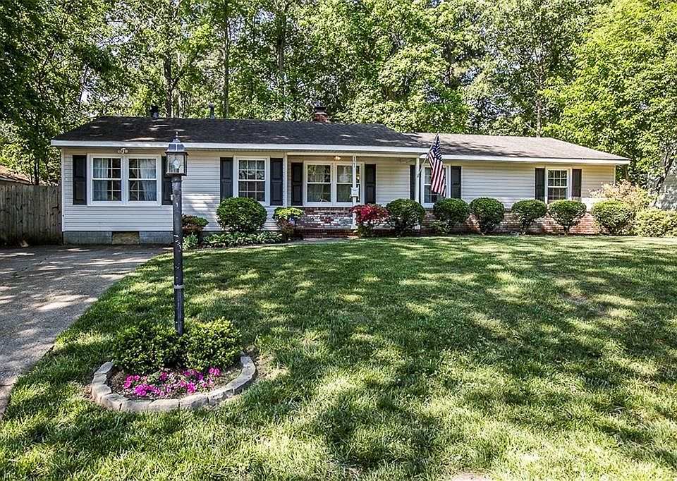 1st image of 121 Gwynn Cir