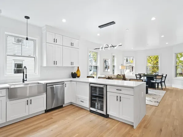 69 Marlboro St Floor 1, Belmont, MA 02478