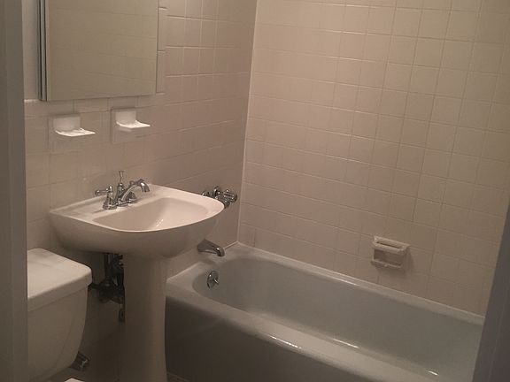 5th image of 311 E 84th St APT 3D