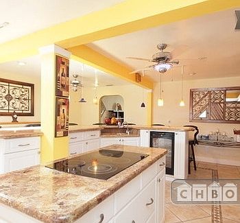 Living/Dining Room Area