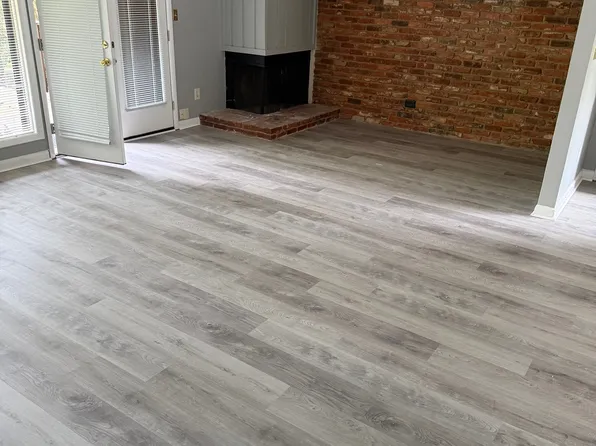 1303 Oak Tree Dr, Chapel Hill, NC 27517