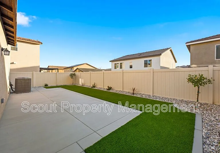 28841 Cutlass St — Photo 32