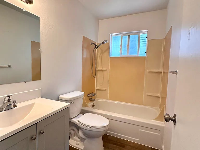 5331-5335 NE 24th Ave #5331 — Photo 8