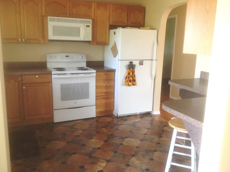2nd image of 137 Green St