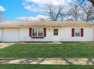 618 Dogwood Dr, Champaign, IL 61821