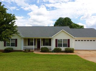 111 Middlebrooke Ln, Wellford, SC 29385