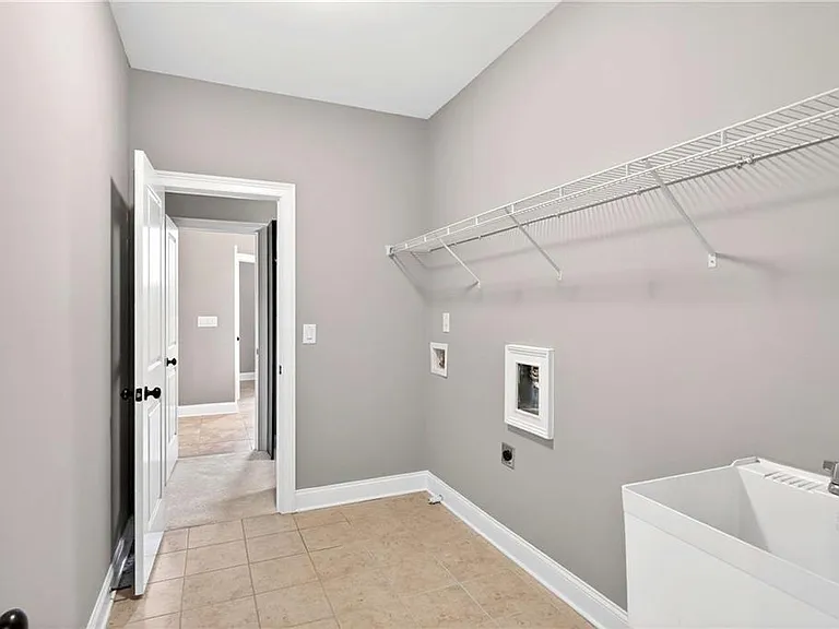 2607 Lulworth Ln — Photo 35