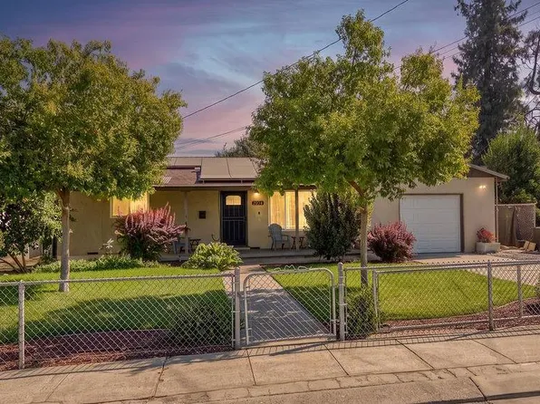 2034 Coley Ave, Escalon, CA 95320