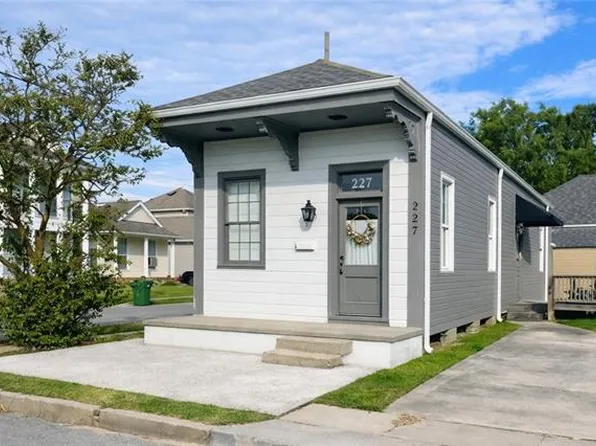 227 2nd St, Gretna, LA 70053