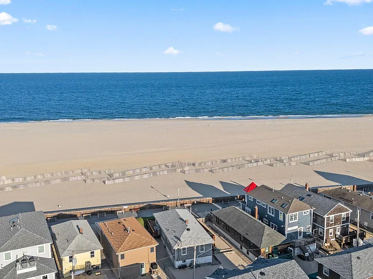 115 Boardwalk — Photo 11